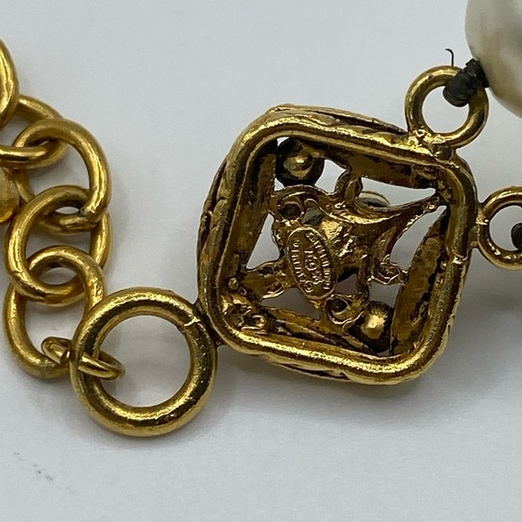 Vintage Chanel Two Strand Pearl 12mm Necklace W/Gripoix Clap - Picture 11 of 14